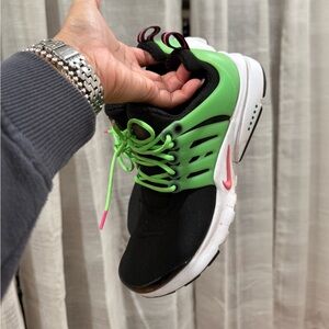 Nike Black and Neon Green Sneakers